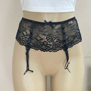 BODY RAGE | 2 Pc Garter Belts Sz M